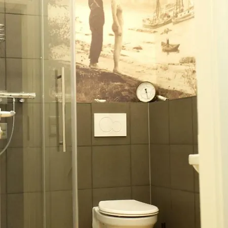 Momerooms - Am Momering *